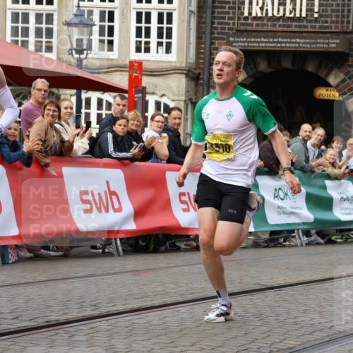 13.09.2026 - 21. swb-Marathon Bremen Strokosch-Dieckow http://msf.ph/oto/10283650 13.09.2026 10:29:54 Ziel 11234, 13510, 13517, 13542, 13557, 13579, 13623 meine-sportfotos.de