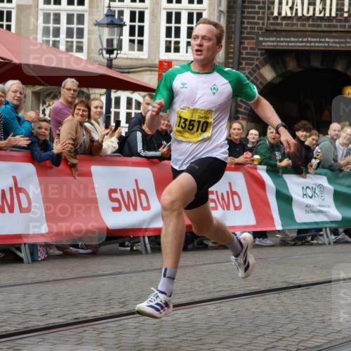 13.09.2026 - 21. swb-Marathon Bremen Strokosch-Dieckow http://msf.ph/oto/10283661 13.09.2026 10:29:54 Ziel 11234, 13510, 13517, 13542, 13557, 13579, 13623 meine-sportfotos.de