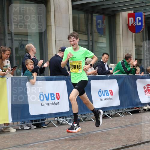 13.09.2026 - 21. swb-Marathon Bremen Strokosch-Dieckow http://msf.ph/oto/10283673 13.09.2026 10:34:38 Ziel 10261, 10262, 11197, 11964, 12358, 12413, 12540, 13505, 13560, 13588, 13601, 13625, 10818, 11418, 13633, 13637 meine-sportfotos.de
