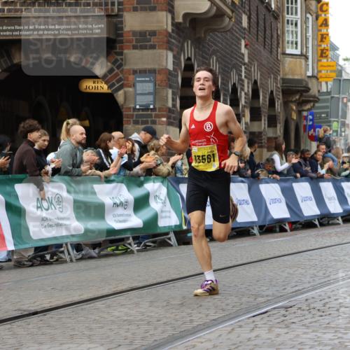 13.09.2026 - 21. swb-Marathon Bremen Strokosch-Dieckow http://msf.ph/oto/10283676 13.09.2026 10:30:23 Ziel 13561, 12458, 13603 meine-sportfotos.de