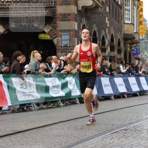 13.09.2026 - 21. swb-Marathon Bremen Strokosch-Dieckow http://msf.ph/oto/10283681 13.09.2026 10:30:23 Ziel 13561, 12458, 13603 meine-sportfotos.de