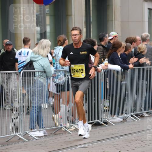 13.09.2026 - 21. swb-Marathon Bremen Strokosch-Dieckow http://msf.ph/oto/10283685 13.09.2026 10:34:41 Ziel 10261, 10262, 11197, 11964, 12358, 12413, 13505, 13560, 13588, 13601, 13625, 10818, 11418, 12413, 12540, 13637 meine-sportfotos.de