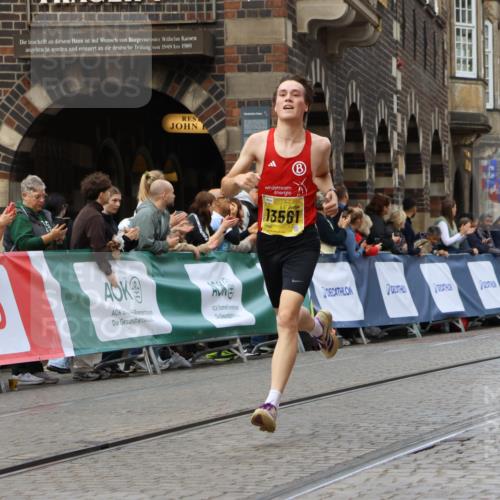 13.09.2026 - 21. swb-Marathon Bremen Strokosch-Dieckow http://msf.ph/oto/10283691 13.09.2026 10:30:23 Ziel 13561, 12458, 13603 meine-sportfotos.de