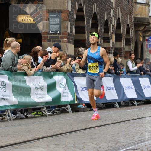 13.09.2026 - 21. swb-Marathon Bremen Strokosch-Dieckow http://msf.ph/oto/10283709 13.09.2026 10:30:25 Ziel 13561, 12458, 13603 meine-sportfotos.de