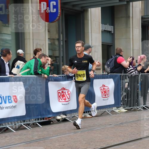 13.09.2026 - 21. swb-Marathon Bremen Strokosch-Dieckow http://msf.ph/oto/10283710 13.09.2026 10:34:43 Ziel 10261, 10262, 11197, 11964, 13505, 13560, 13588, 13601, 13625, 10818, 11418, 12358, 12413, 12540, 13637 meine-sportfotos.de