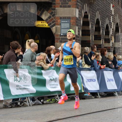13.09.2026 - 21. swb-Marathon Bremen Strokosch-Dieckow http://msf.ph/oto/10283737 13.09.2026 10:30:26 Ziel 13522, 13561, 12458, 13603 meine-sportfotos.de