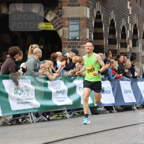 13.09.2026 - 21. swb-Marathon Bremen Strokosch-Dieckow http://msf.ph/oto/10283752 13.09.2026 10:30:27 Ziel 13522, 13561, 12458, 13603 meine-sportfotos.de