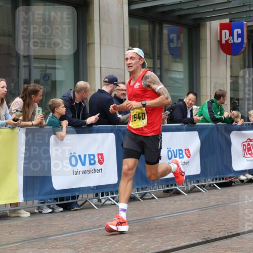 13.09.2026 - 21. swb-Marathon Bremen Strokosch-Dieckow http://msf.ph/oto/10283754 13.09.2026 10:34:47 Ziel 10261, 10262, 11197, 11964, 13505, 13560, 13588, 13601, 13625, 10818, 11964, 12358, 12413, 12540, 13637 meine-sportfotos.de