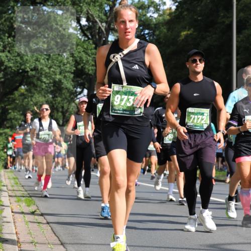 13.09.2026 - 21. swb-Marathon Bremen TobiasT http://msf.ph/oto/10283760 13.09.2026 12:06:21 Laufen 9737, 21, 7172 meine-sportfotos.de
