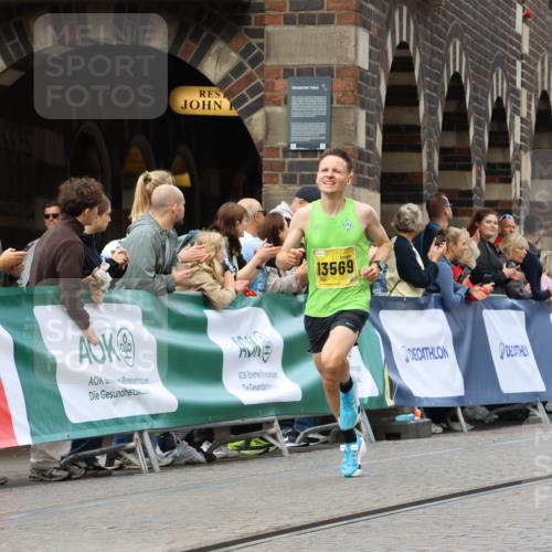 13.09.2026 - 21. swb-Marathon Bremen Strokosch-Dieckow http://msf.ph/oto/10283763 13.09.2026 10:30:27 Ziel 13522, 13561, 12458, 13603 meine-sportfotos.de