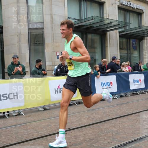 13.09.2026 - 21. swb-Marathon Bremen Strokosch-Dieckow http://msf.ph/oto/10283773 13.09.2026 10:34:48 Ziel 10261, 10262, 10994, 11197, 11512, 13505, 13560, 13588, 13601, 13625, 10818, 11197, 11964, 12358, 12413, 12540, 13637 meine-sportfotos.de