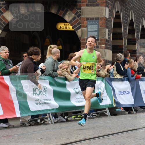 13.09.2026 - 21. swb-Marathon Bremen Strokosch-Dieckow http://msf.ph/oto/10283774 13.09.2026 10:30:28 Ziel 13522, 13561, 13569, 12458, 13603 meine-sportfotos.de