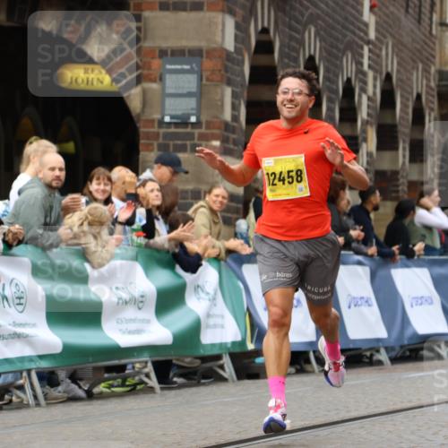 13.09.2026 - 21. swb-Marathon Bremen Strokosch-Dieckow http://msf.ph/oto/10283895 13.09.2026 10:30:48 Ziel 13569, 13576, 13603, 13537, 13554, 13572, 13630 meine-sportfotos.de
