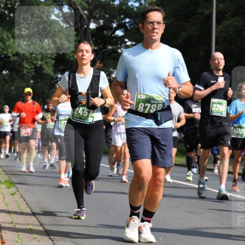13.09.2026 - 21. swb-Marathon Bremen TobiasT http://msf.ph/oto/10283897 13.09.2026 12:06:59 Laufen 19845, 2457, 8789, 2760 meine-sportfotos.de