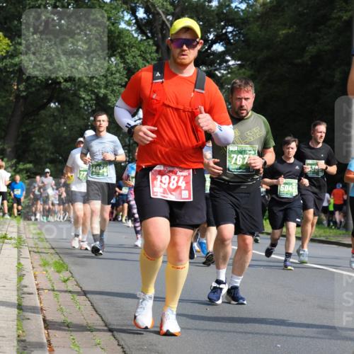 13.09.2026 - 21. swb-Marathon Bremen TobiasT http://msf.ph/oto/10283918 13.09.2026 12:07:04 Laufen 767, 4034, 1984, 5042, 3366 meine-sportfotos.de