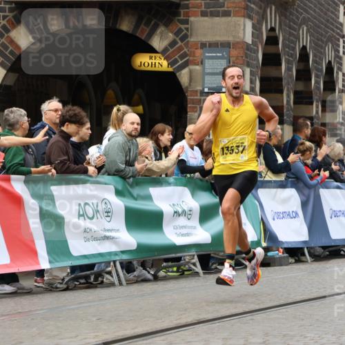 13.09.2026 - 21. swb-Marathon Bremen Strokosch-Dieckow http://msf.ph/oto/10283944 13.09.2026 10:31:00 Ziel 12458, 13537, 13603, 13572, 13602 meine-sportfotos.de
