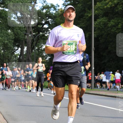 13.09.2026 - 21. swb-Marathon Bremen TobiasT http://msf.ph/oto/10283948 13.09.2026 12:07:10 Laufen 18, 26 meine-sportfotos.de