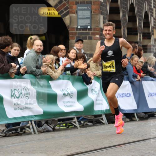 13.09.2026 - 21. swb-Marathon Bremen Strokosch-Dieckow http://msf.ph/oto/10283981 13.09.2026 10:31:03 Ziel 12458, 13537, 13554, 13603, 13602 meine-sportfotos.de