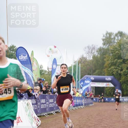 13.09.2026 - Airport Race Dennis Weichert http://msf.ph/oto/10283990 13.09.2026 10:24:14 Ziel 4017, 4180, 5136, 5298, 5345, 5369 meine-sportfotos.de