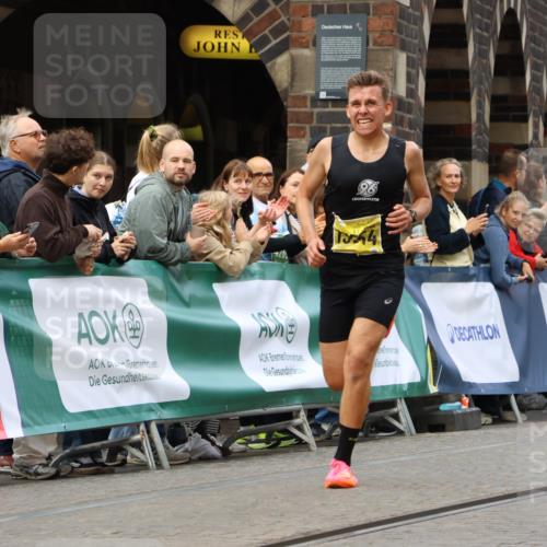 13.09.2026 - 21. swb-Marathon Bremen Strokosch-Dieckow http://msf.ph/oto/10283995 13.09.2026 10:31:03 Ziel 12458, 13537, 13554, 13603, 13602 meine-sportfotos.de