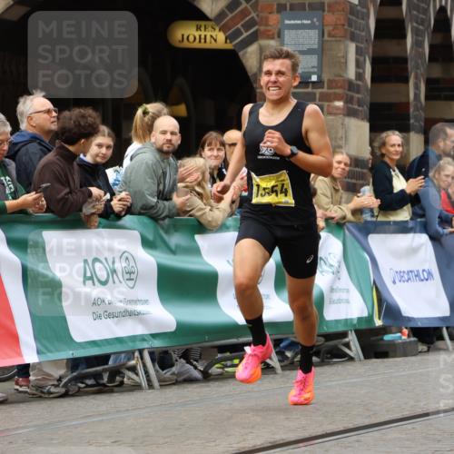 13.09.2026 - 21. swb-Marathon Bremen Strokosch-Dieckow http://msf.ph/oto/10284006 13.09.2026 10:31:03 Ziel 12458, 13537, 13554, 13603, 13602 meine-sportfotos.de
