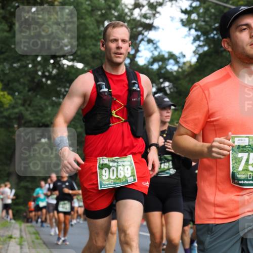13.09.2026 - 21. swb-Marathon Bremen TobiasT http://msf.ph/oto/10284008 13.09.2026 12:07:33 Laufen 9069, 198, 75, 21 meine-sportfotos.de
