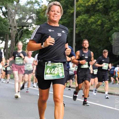 13.09.2026 - 21. swb-Marathon Bremen TobiasT http://msf.ph/oto/10284043 13.09.2026 12:07:39 Laufen 50, 4031, 4495, 8068, 21, 2026, 12966 meine-sportfotos.de
