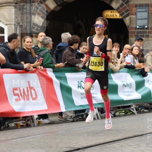 13.09.2026 - 21. swb-Marathon Bremen Strokosch-Dieckow http://msf.ph/oto/10284056 13.09.2026 10:31:08 Ziel 12458, 13537, 13554, 13630, 13571 meine-sportfotos.de