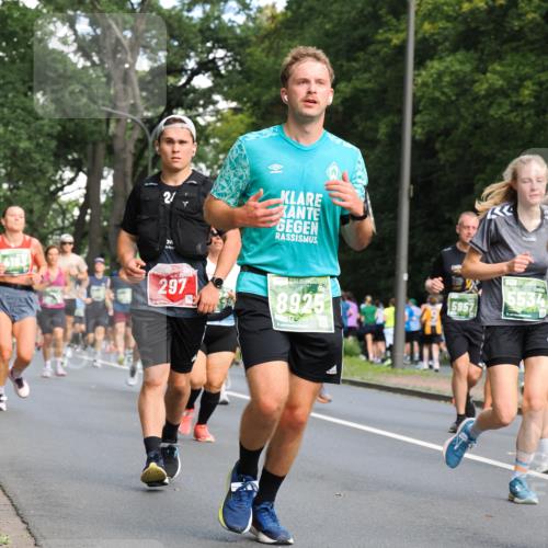 13.09.2026 - 21. swb-Marathon Bremen TobiasT http://msf.ph/oto/10284064 13.09.2026 12:07:44 Laufen 21, 4183, 297, 8925, 5534, 5957 meine-sportfotos.de