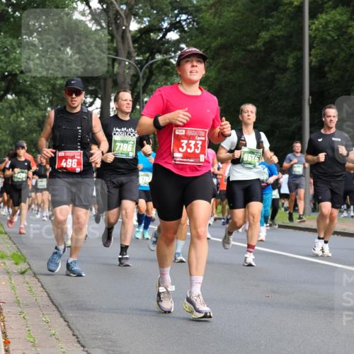13.09.2026 - 21. swb-Marathon Bremen TobiasT http://msf.ph/oto/10284160 13.09.2026 12:08:05 Laufen 496, 7196, 333, 9575 meine-sportfotos.de