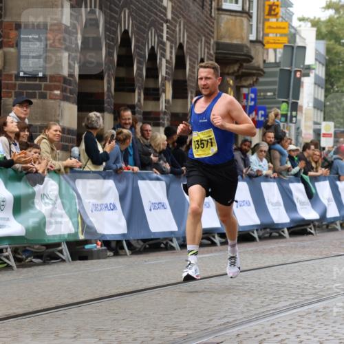 13.09.2026 - 21. swb-Marathon Bremen Strokosch-Dieckow http://msf.ph/oto/10284175 13.09.2026 10:31:29 Ziel 13572, 13602, 13504, 13643 meine-sportfotos.de