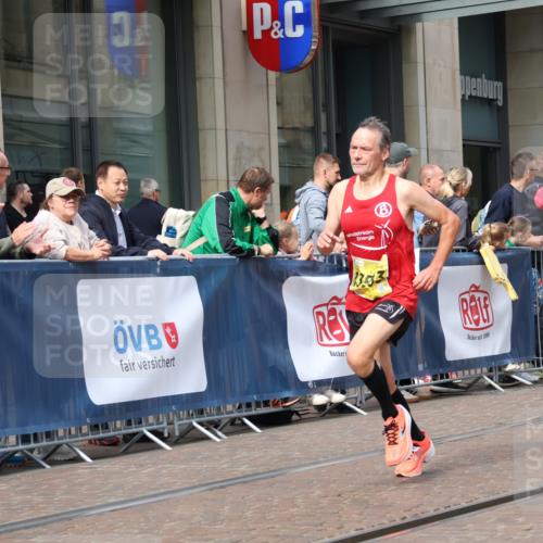 13.09.2026 - 21. swb-Marathon Bremen Strokosch-Dieckow http://msf.ph/oto/10284182 13.09.2026 10:35:27 Ziel 13558, 10261, 10262, 10994, 11068, 11176, 11345, 11512, 12289, 13505, 13514, 13540, 13560, 13583, 13590, 13619 meine-sportfotos.de