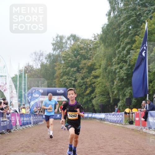 13.09.2026 - Airport Race Dennis Weichert http://msf.ph/oto/10284185 13.09.2026 10:25:22 Ziel 382, 5095, 5242, 5469 meine-sportfotos.de