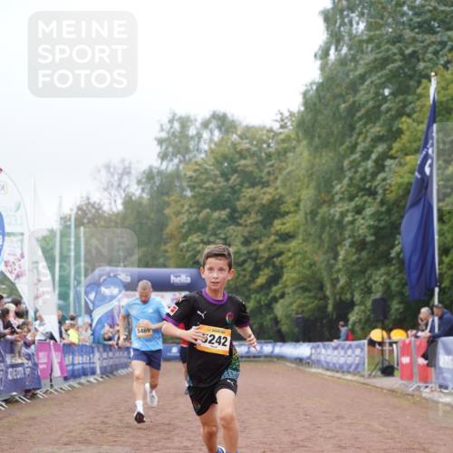 13.09.2026 - Airport Race Dennis Weichert http://msf.ph/oto/10284205 13.09.2026 10:25:22 Ziel 382, 5095, 5242, 5469 meine-sportfotos.de