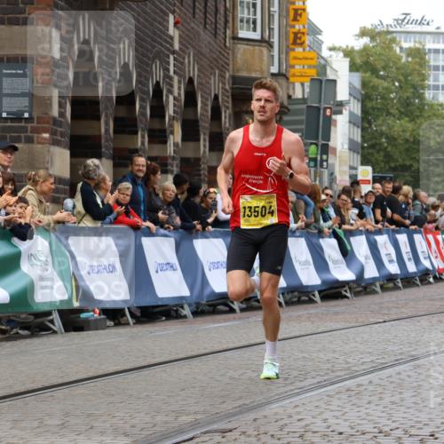 13.09.2026 - 21. swb-Marathon Bremen Strokosch-Dieckow http://msf.ph/oto/10284243 13.09.2026 10:31:42 Ziel 13571, 12457, 13533, 13536, 13573, 13618 meine-sportfotos.de