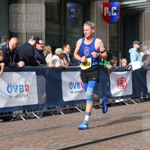 13.09.2026 - 21. swb-Marathon Bremen Strokosch-Dieckow http://msf.ph/oto/10284245 13.09.2026 10:35:39 Ziel 10244, 13534, 11068, 11176, 11345, 12289, 13514, 13540, 13558, 13583, 13590, 13619 meine-sportfotos.de