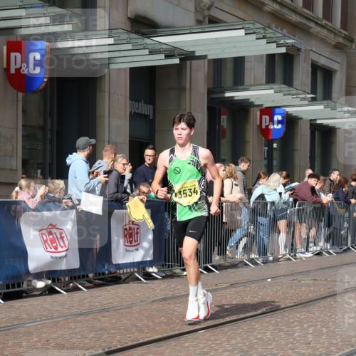 13.09.2026 - 21. swb-Marathon Bremen Strokosch-Dieckow http://msf.ph/oto/10284272 13.09.2026 10:35:55 Ziel 10244, 11067, 12324, 12513, 13534, 13575, 13534, 13558 meine-sportfotos.de