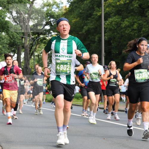 13.09.2026 - 21. swb-Marathon Bremen TobiasT http://msf.ph/oto/10284276 13.09.2026 12:08:33 Laufen 723, 9963, 4902, 21, 126, 5126, 2259 meine-sportfotos.de