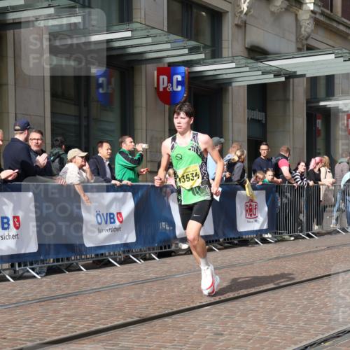 13.09.2026 - 21. swb-Marathon Bremen Strokosch-Dieckow http://msf.ph/oto/10284280 13.09.2026 10:35:56 Ziel 10244, 11067, 12324, 12513, 13575, 13534, 13558 meine-sportfotos.de