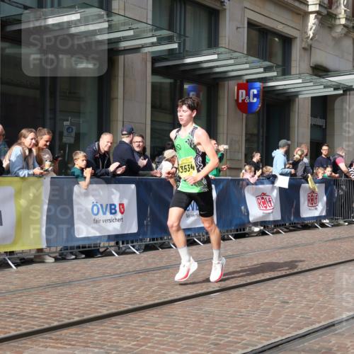 13.09.2026 - 21. swb-Marathon Bremen Strokosch-Dieckow http://msf.ph/oto/10284286 13.09.2026 10:35:56 Ziel 10244, 11067, 12324, 12513, 13575, 13534, 13558 meine-sportfotos.de