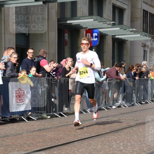 13.09.2026 - 21. swb-Marathon Bremen Strokosch-Dieckow http://msf.ph/oto/10284299 13.09.2026 10:36:03 Ziel 11067, 12324, 12513, 13548, 13575, 10244, 13534, 13558 meine-sportfotos.de