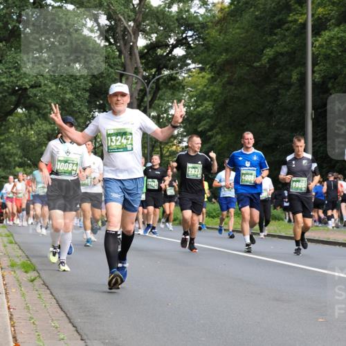 13.09.2026 - 21. swb-Marathon Bremen TobiasT http://msf.ph/oto/10284359 13.09.2026 12:08:50 Laufen 10084, 13247, 7727, 2823, 4006, 8905 meine-sportfotos.de