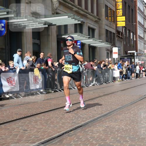 13.09.2026 - 21. swb-Marathon Bremen Strokosch-Dieckow http://msf.ph/oto/10284381 13.09.2026 10:36:16 Ziel 11916, 12456, 13548, 13575, 10244, 11067, 12324, 12513, 13534 meine-sportfotos.de