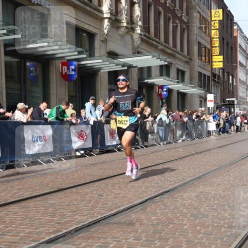 13.09.2026 - 21. swb-Marathon Bremen Strokosch-Dieckow http://msf.ph/oto/10284388 13.09.2026 10:36:16 Ziel 11916, 12456, 13548, 13575, 10244, 11067, 12324, 12513, 13534 meine-sportfotos.de
