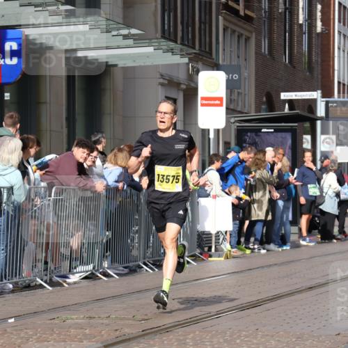 13.09.2026 - 21. swb-Marathon Bremen Strokosch-Dieckow http://msf.ph/oto/10284409 13.09.2026 10:36:20 Ziel 11738, 11916, 12456, 13548, 10244, 11067, 12324, 12513, 13534, 13575 meine-sportfotos.de
