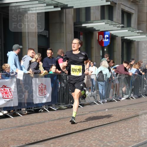 13.09.2026 - 21. swb-Marathon Bremen Strokosch-Dieckow http://msf.ph/oto/10284421 13.09.2026 10:36:22 Ziel 11738, 11916, 12456, 13548, 10244, 11067, 12324, 12513, 13575 meine-sportfotos.de