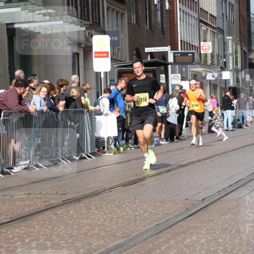 13.09.2026 - 21. swb-Marathon Bremen Strokosch-Dieckow http://msf.ph/oto/10284468 13.09.2026 10:36:30 Ziel 11738, 12456, 12520, 13606, 11067, 11916, 12324, 12513, 13548, 13575 meine-sportfotos.de
