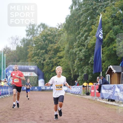 13.09.2026 - Airport Race Dennis Weichert http://msf.ph/oto/10284515 13.09.2026 10:25:48 Ziel 5063, 5139, 5346, 5414 meine-sportfotos.de