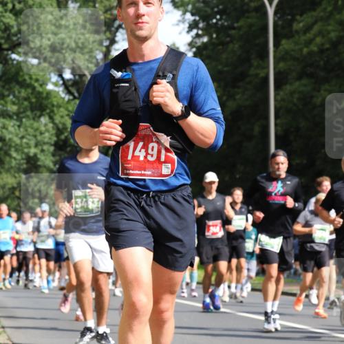 13.09.2026 - 21. swb-Marathon Bremen TobiasT http://msf.ph/oto/10284534 13.09.2026 12:09:28 Laufen 149, 2, 2026, 24 meine-sportfotos.de