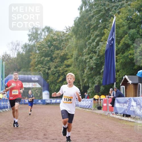 13.09.2026 - Airport Race Dennis Weichert http://msf.ph/oto/10284536 13.09.2026 10:25:49 Ziel 5063, 5139, 5346, 5414 meine-sportfotos.de